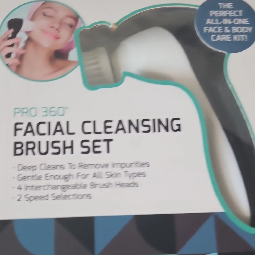 Nizoni Compact Massager & Facial Cleansing Brush